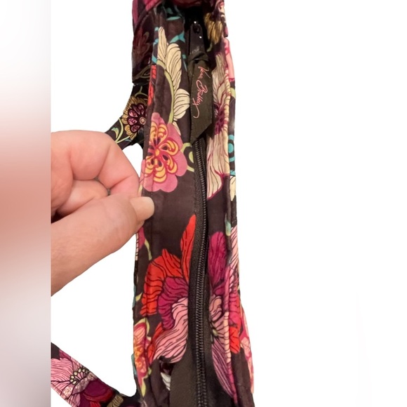 🔥🌺Vera Bradley Mod Floral pink hipster crossbody purse - RETIRED pattern. - Picture 5 of 6